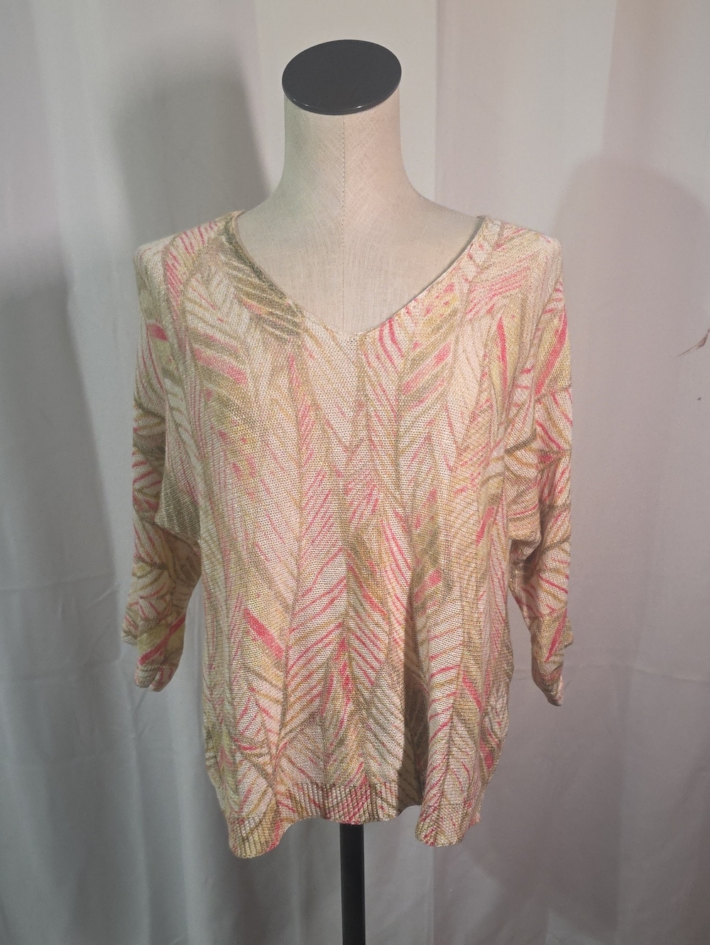Chico's Leaf-Print V-Neck Pullover in Pink & Cream